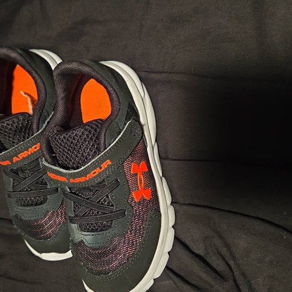 Under Armour Kids' Black and Orange Sneakers - Picture 3 of 12